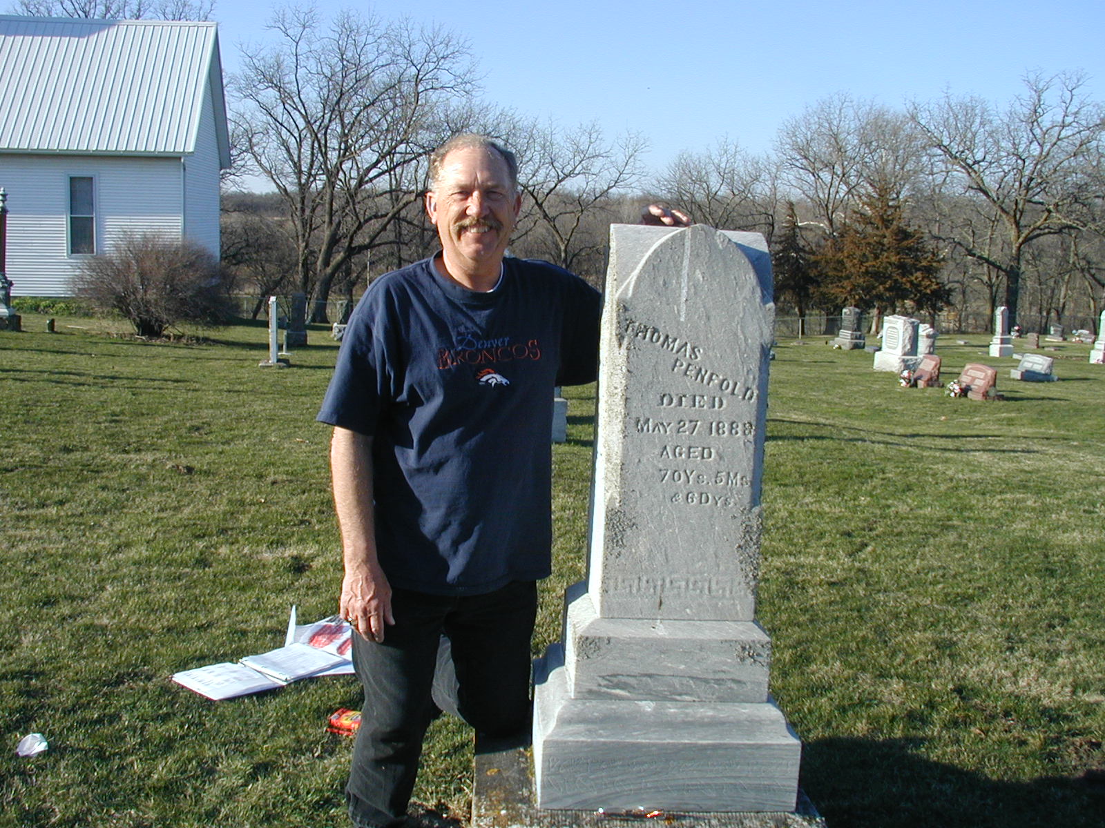 Ron Penfold on the Thomas Penfold side of the tombstone